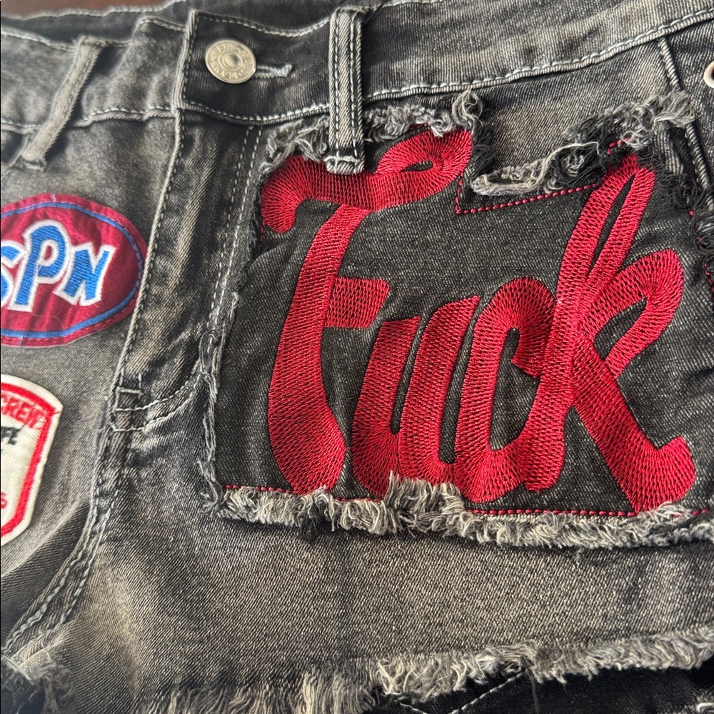 Y2K Patchwork Denim Shorts w/ Lace-Up Sides & Graphic – Festival/Rave - Picture 9 of 10